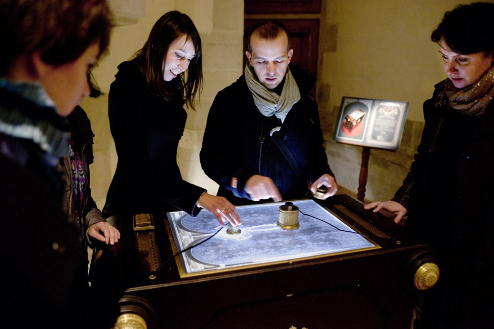 public dans le musée